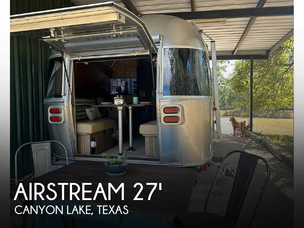 2017 Airstream Tommy Bahama 27FB Rear Hatch