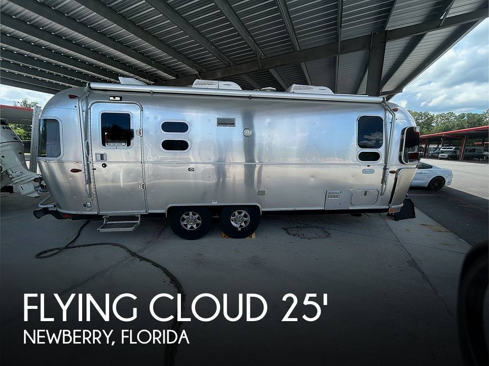 2020 Airstream Flying Cloud 25FB Twin