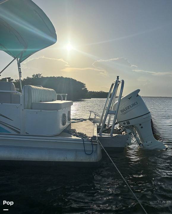 Boats For Sale by owner | 2019 Qwest Avanti 825 Lanai Bar