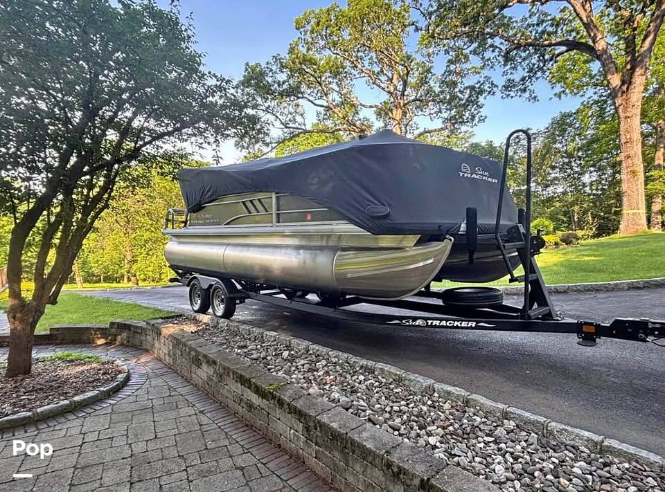 Tracker Boats For Sale in New York by owner | 2023 Sun Tracker Party Barge 20DLX