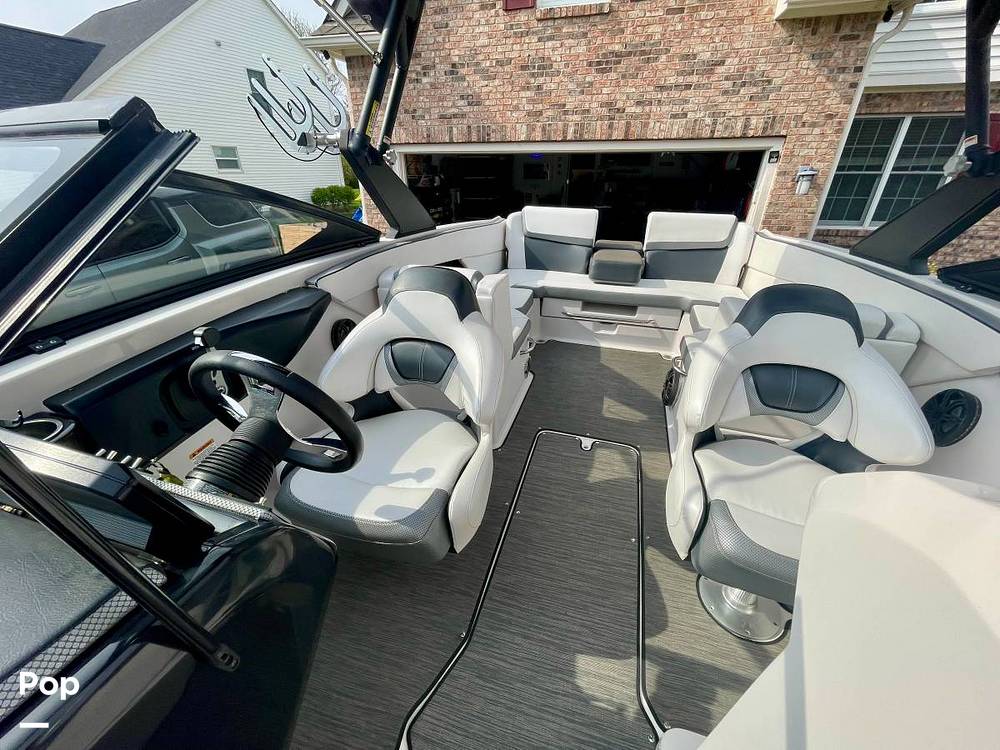 Boats For Sale by owner | 2019 Scarab 255 id wake edition