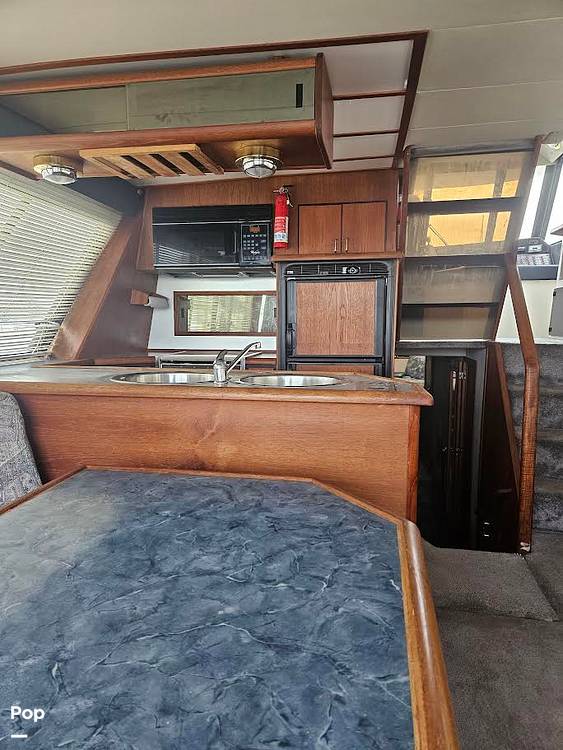 Power boats For Sale by owner | 1992 Bayliner 4588 PILOT HOUSE