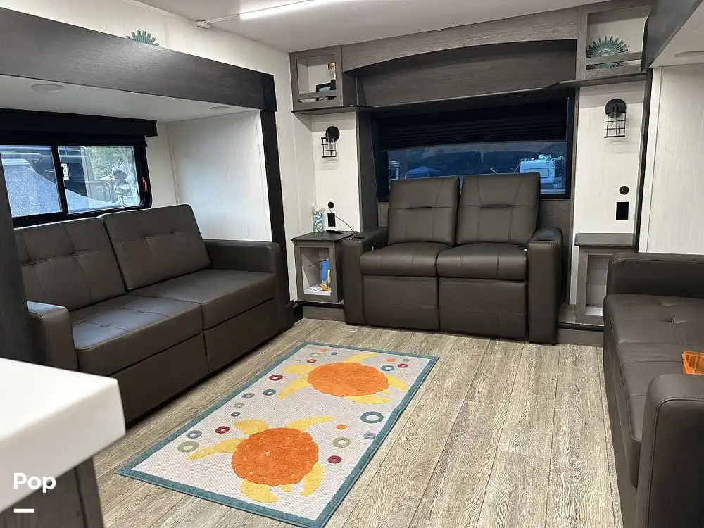 2025 Arctic Wolf 3950SUITE