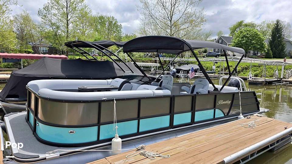 Boats For Sale by owner | 2024 Bentley Swingback 240