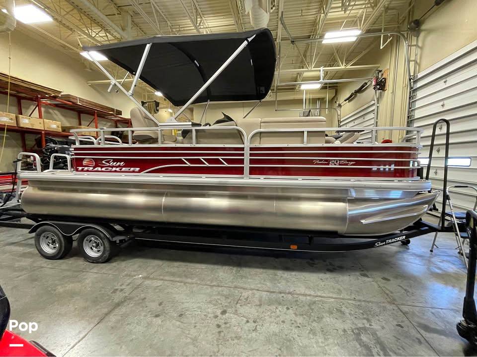 Boats For Sale by owner | 2022 Sun Tracker 22 DLX Fishin Barge