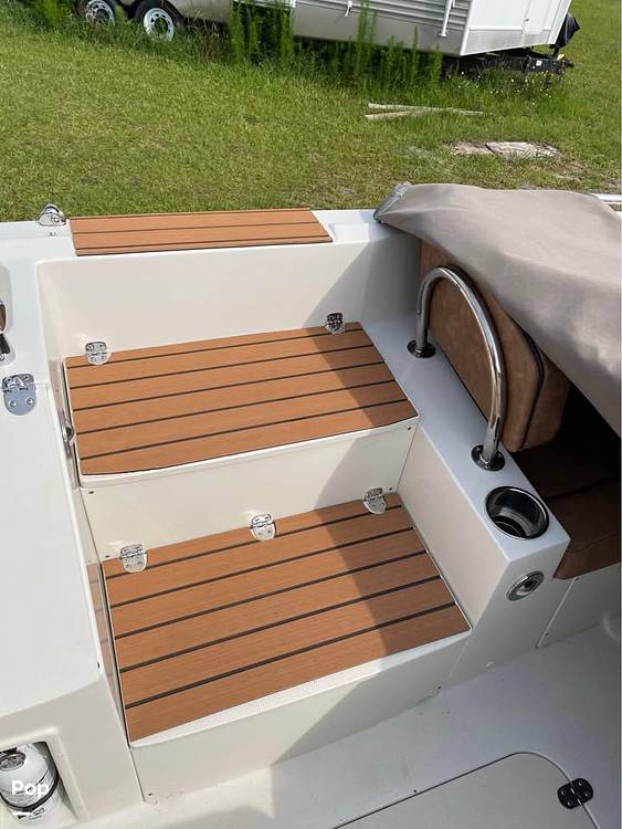 Deck Boats For Sale by owner | 2022 Stingray 212 SC