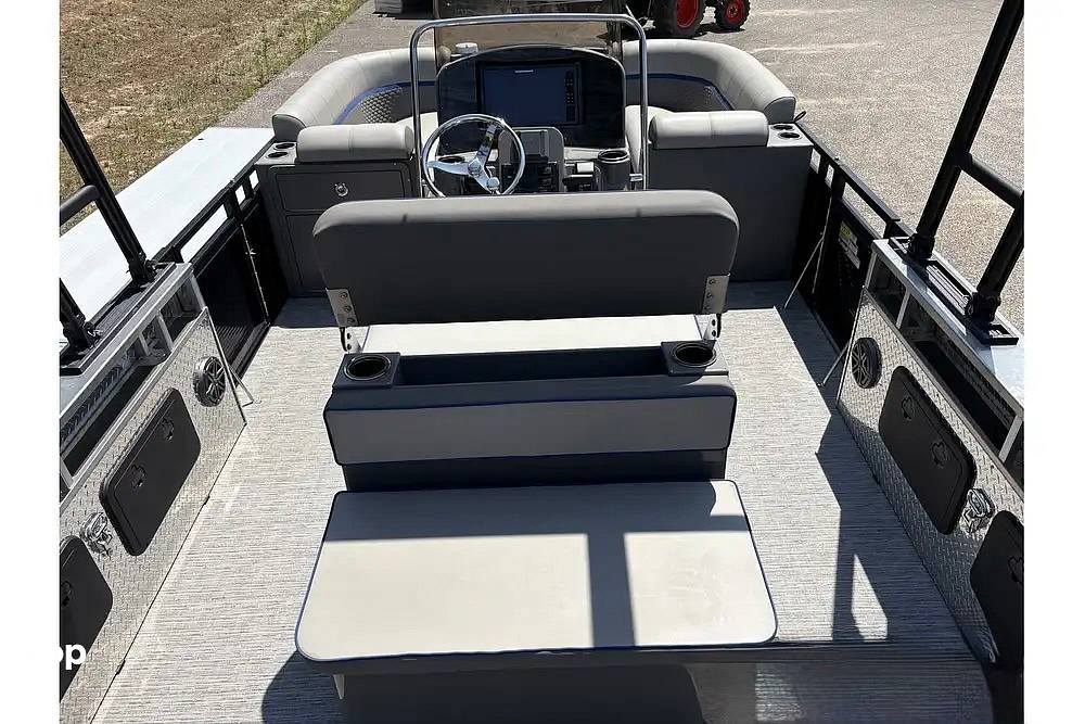 Boats For Sale by owner | 2023 Angler Qwest 8522 Pro Troll