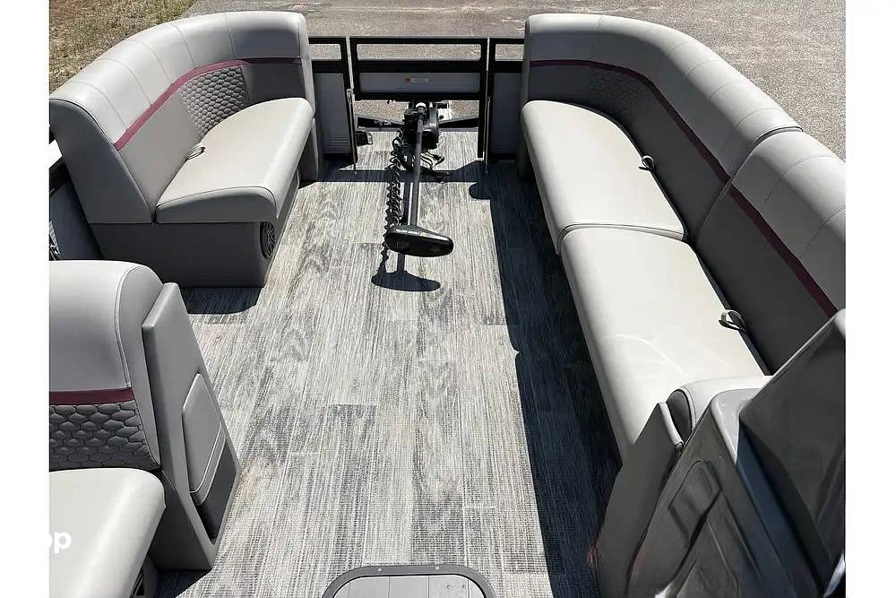 Boats For Sale by owner | 2023 Angler Qwest 8524 FAMILY FISH PRO