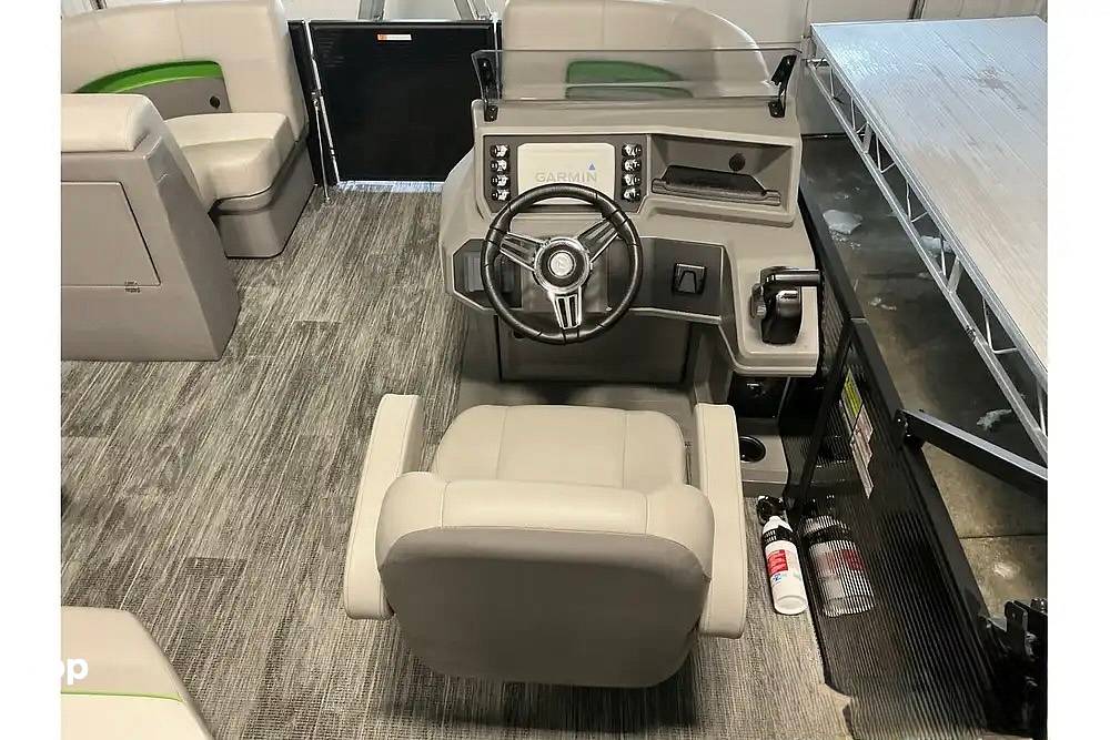 Boats For Sale by owner | 2023 Qwest M-CLASS 8524 RLS-RTZ