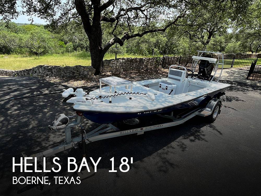 2023 Hells Bay Professional