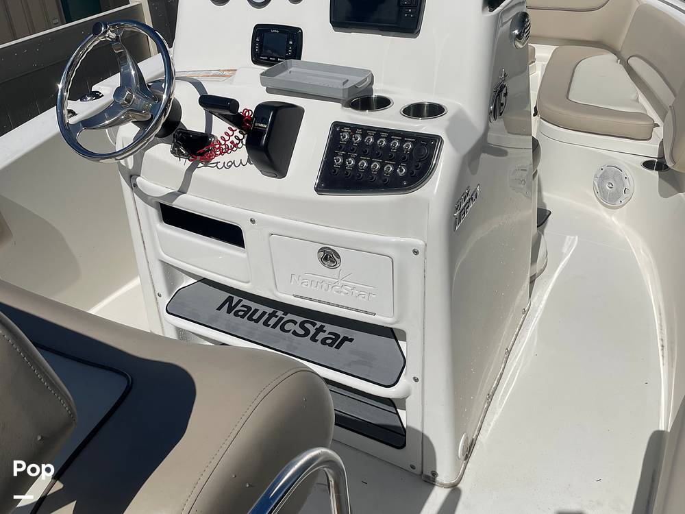 Boats For Sale by owner | 2017 NauticStar Legacy Series 2102