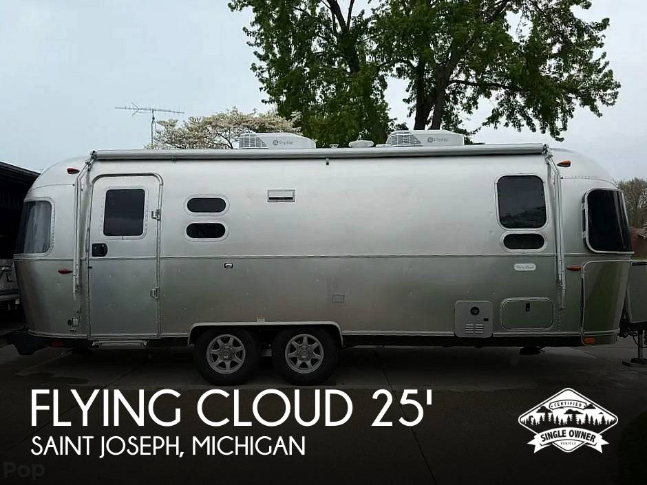 2024 Airstream Flying Cloud 25FB Queen