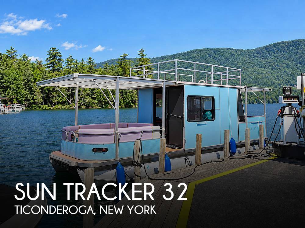 2005 Sun Tracker Party Cruiser 32