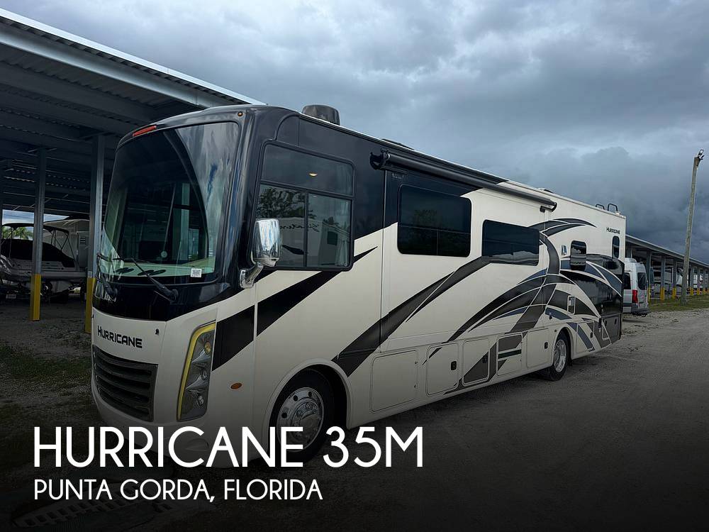 2022 Thor Motor Coach Hurricane 35M