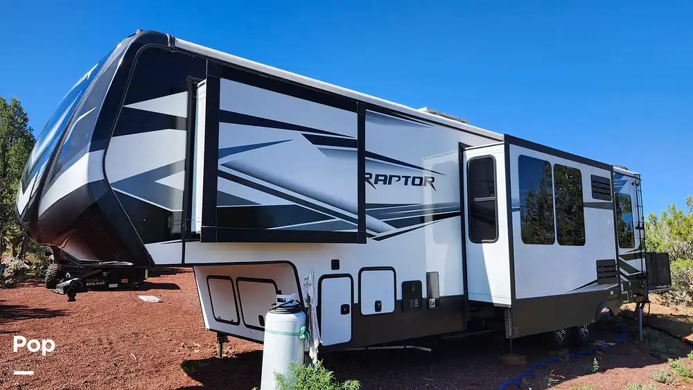 2022 Raptor 351