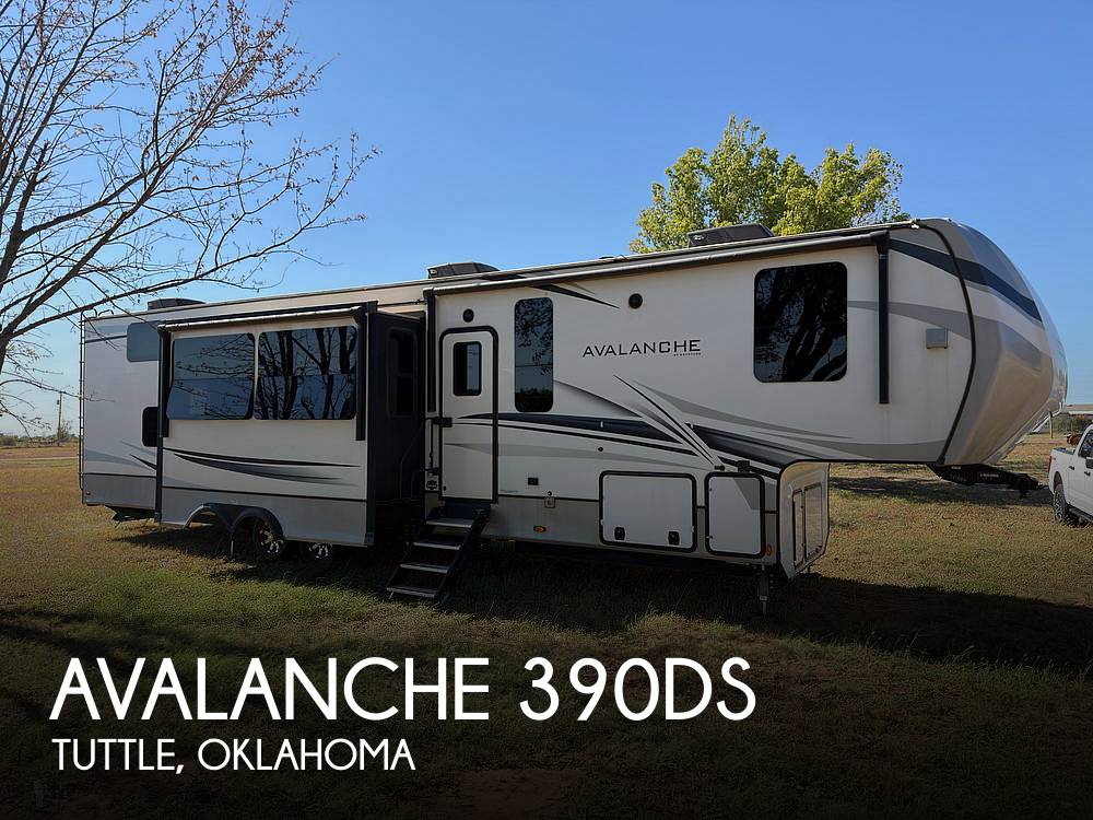 2022 Keystone Avalanche 390DS