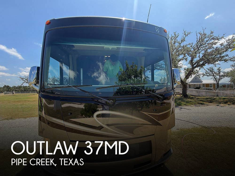 2015 Thor Motor Coach Outlaw 37MD