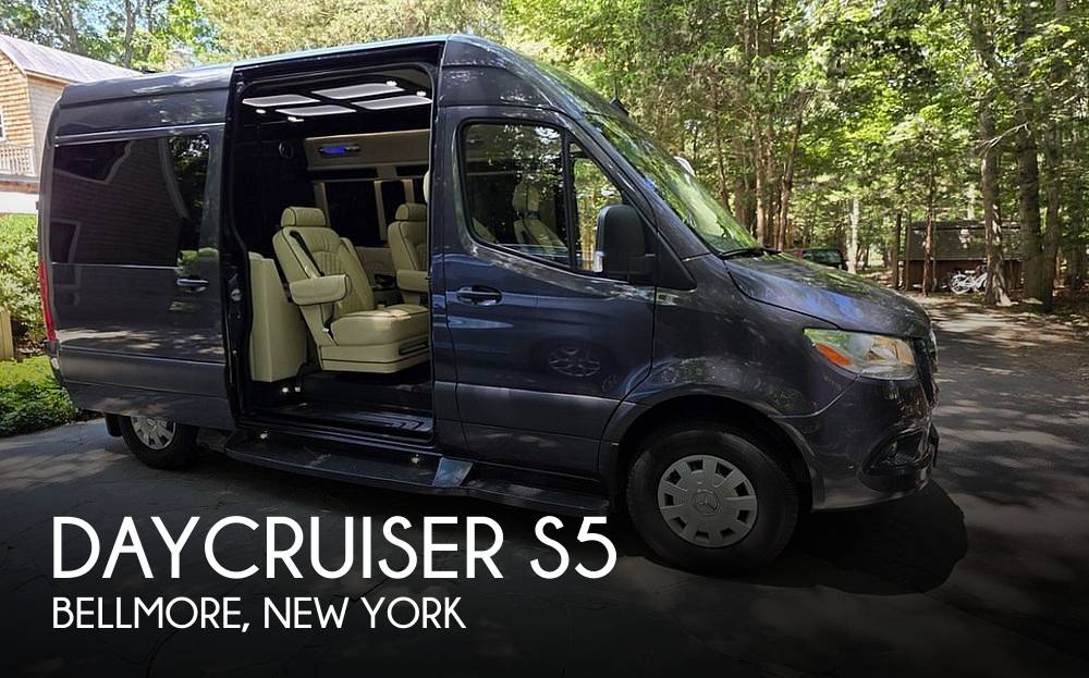 2023 Midwest Daycruiser S5