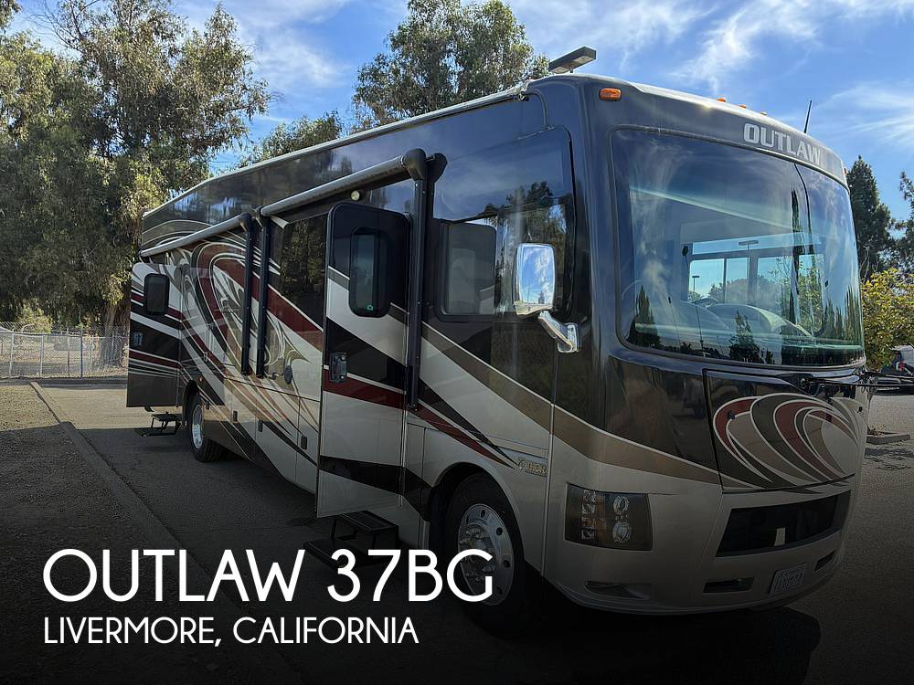 2017 Thor Motor Coach Outlaw 37BG
