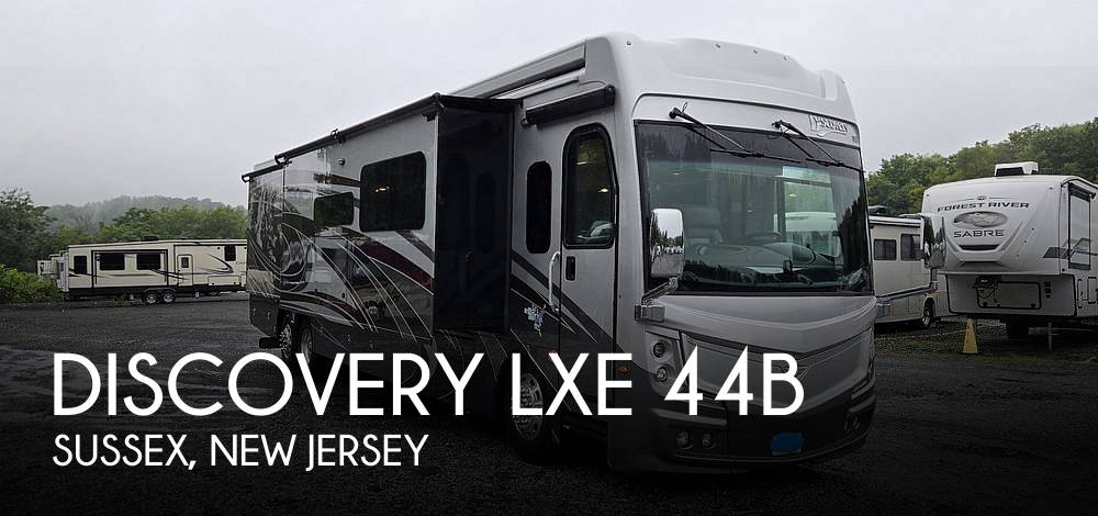 2022 Fleetwood Discovery LXE 44B