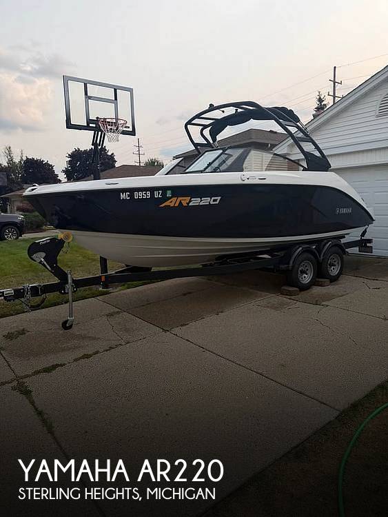 2024 Yamaha ar220