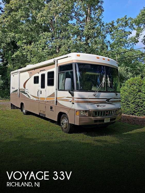 2006 Winnebago Voyage 33V