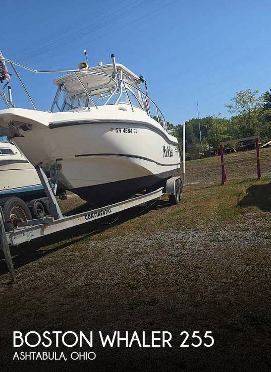 2002 Boston Whaler 255 Conquest