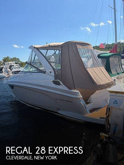 2013 Regal 28 EXPRESS