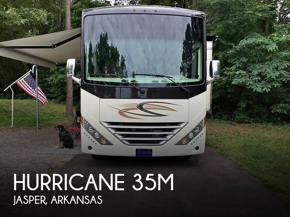 2020 Thor Motor Coach Hurricane 35M
