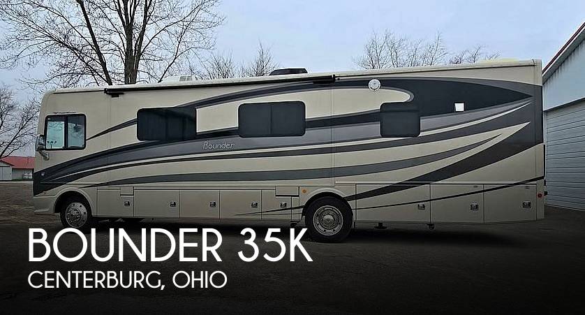 2015 Fleetwood Bounder 35K