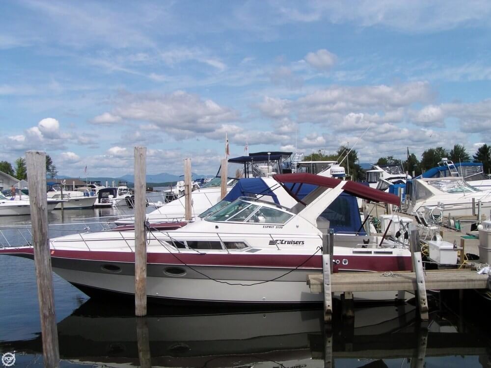 Inactive Cruisers Yachts 3170 Esprit Boat in Gilford, NH 051986